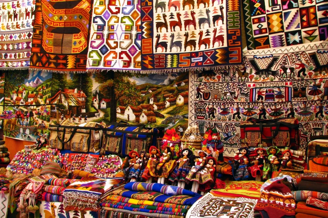 Pisac: Mercado Artesanal - Valle Sagrado de los Incas